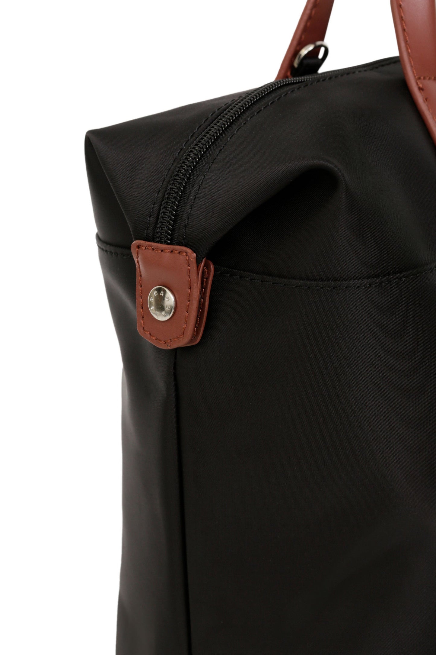 #couleur_noir/marron-foncé