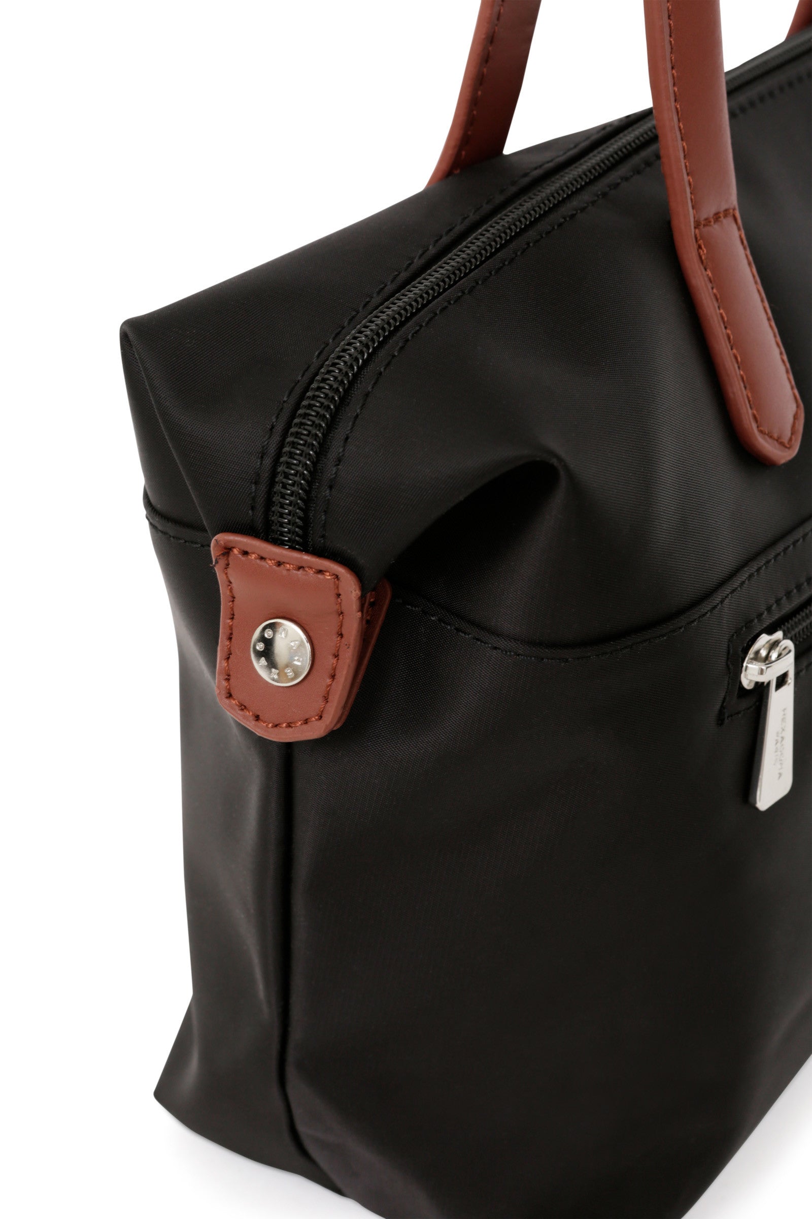 #couleur_noir/marron-foncé