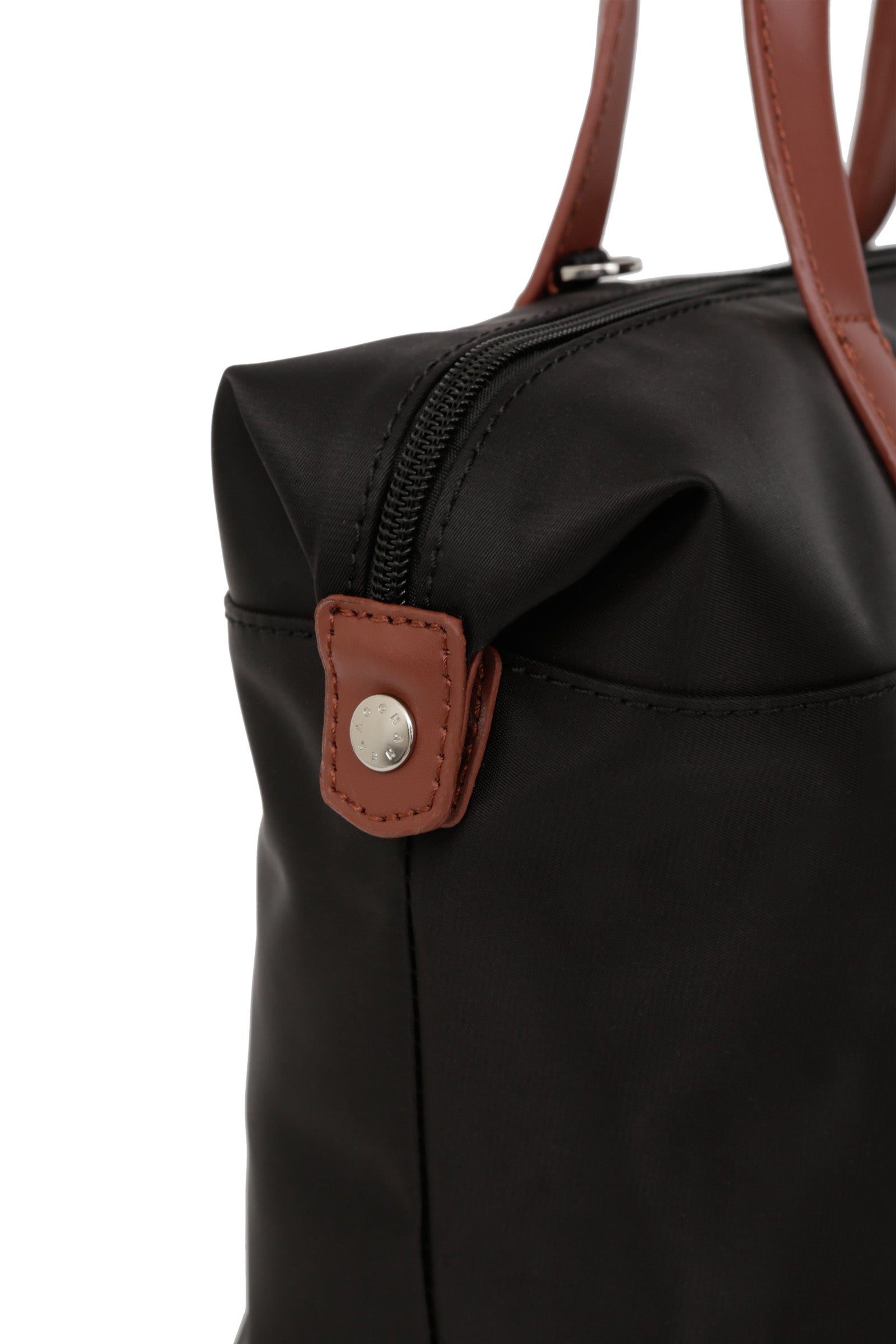 #couleur_noir/marron-foncé