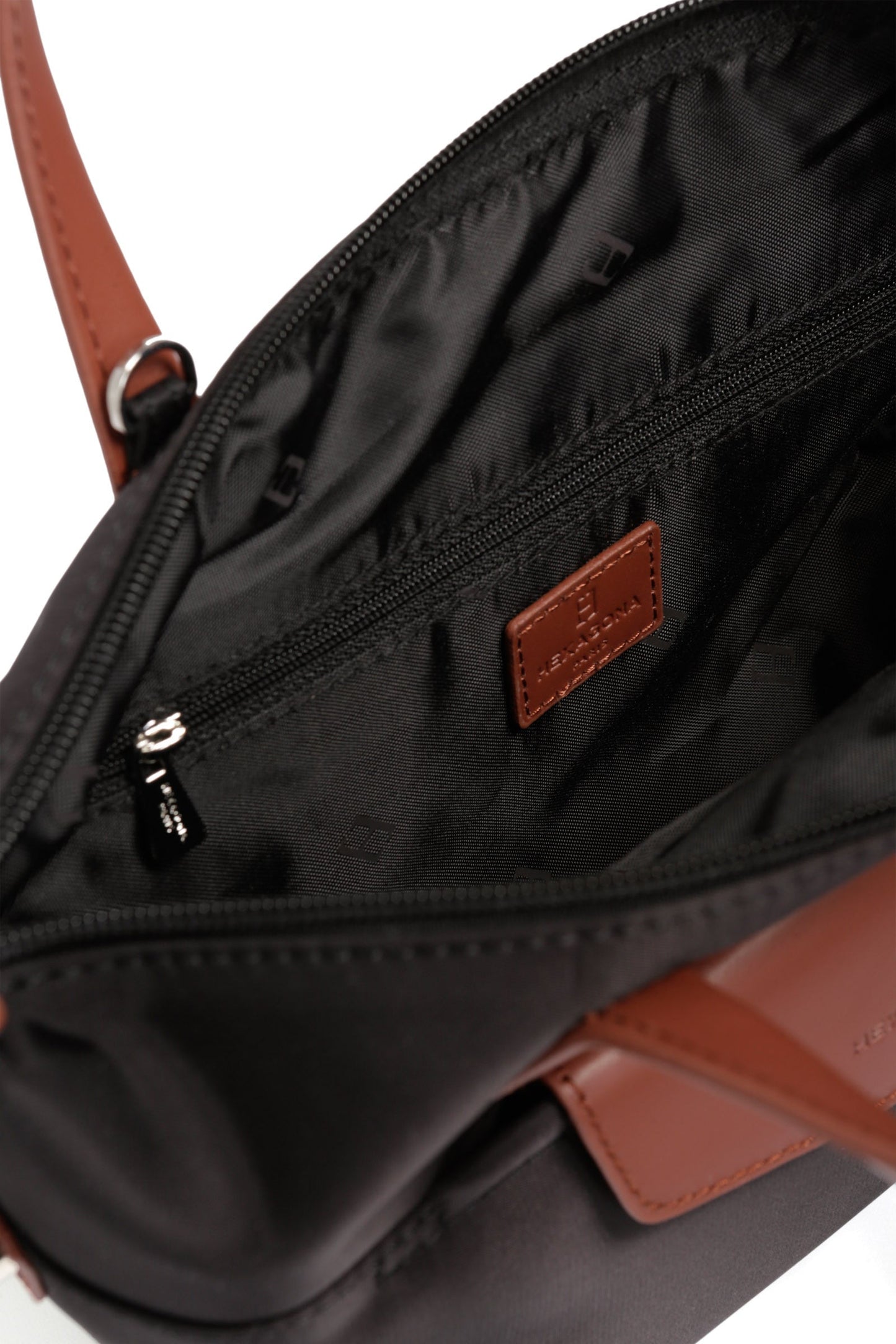 #couleur_noir/marron-foncé